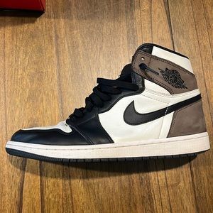 Jordan 1 Mocha High used but clean overall amazing shoe